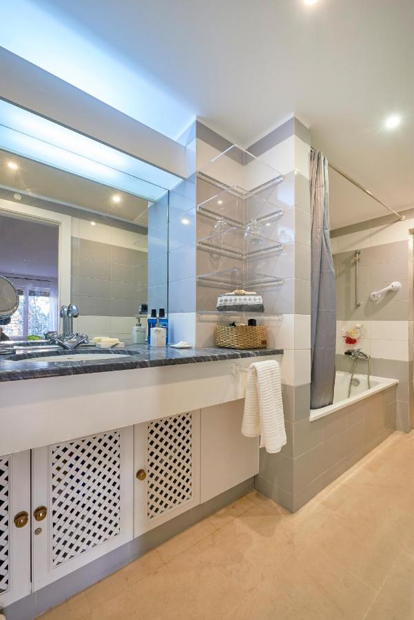 Modern Apartment With Swiming Pool & Garage - Лиссабон Экстерьер фото